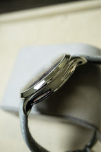 Load image into Gallery viewer, H.Moser &amp; Cie purple pioneer