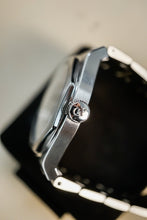 Load image into Gallery viewer, Girard Perregaux Laureato